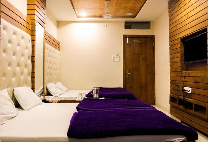 Отель Nakoda Palace, Ujjain