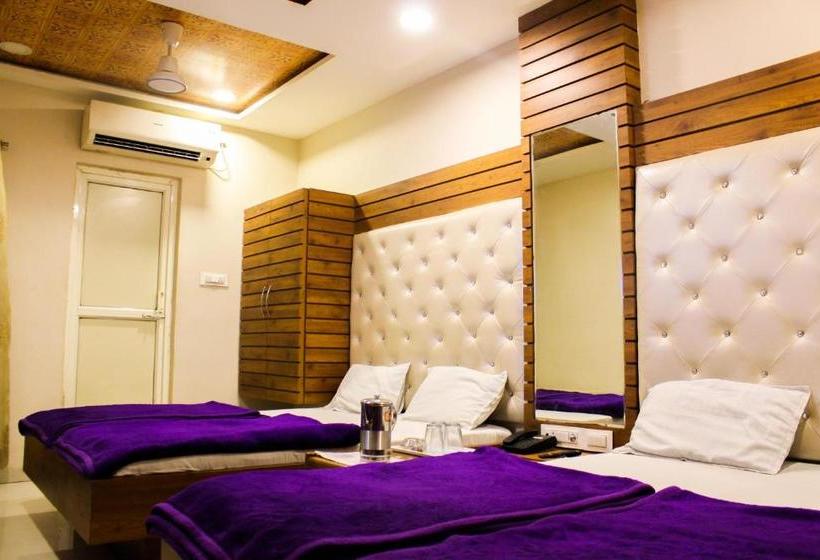 Отель Nakoda Palace, Ujjain