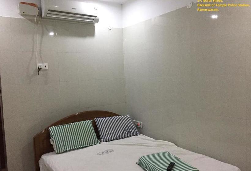 Hotel New Island Star  " Ramanathasamy Temple View "