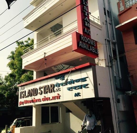 Hotel New Island Star  " Ramanathasamy Temple View "