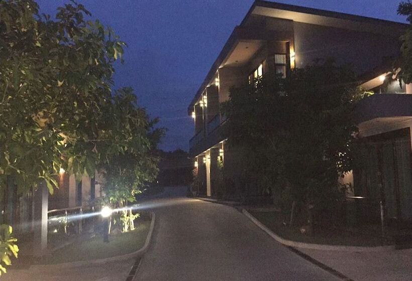 호텔 Nutchana Hill Boutique