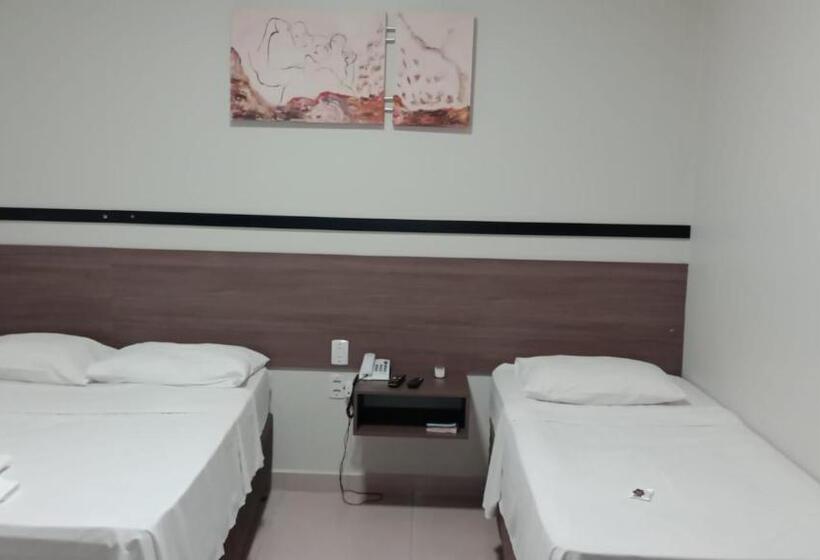 فندق Plaza Pontes E Lacerda