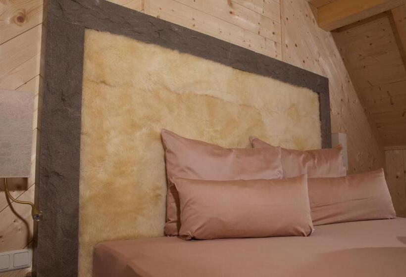 هتل Schneekarhütte