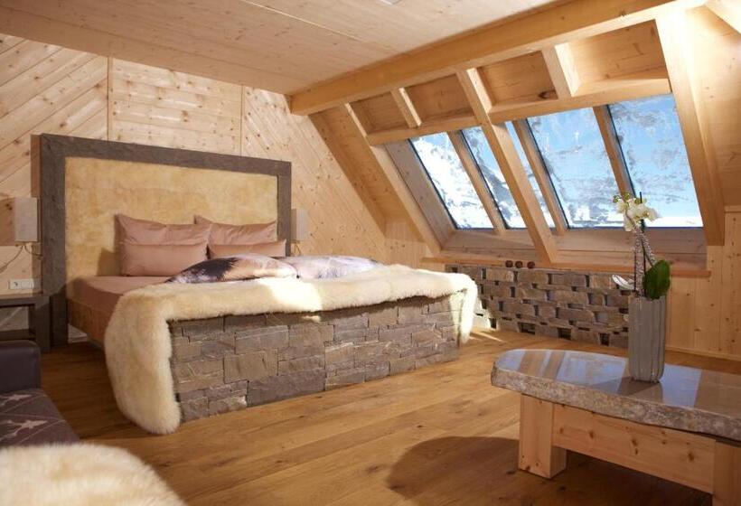 هتل Schneekarhütte