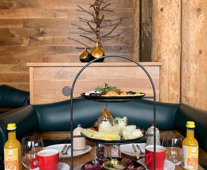 هتل Schneekarhütte