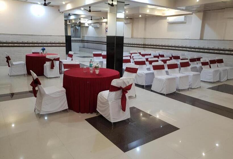 Отель Shri Kalyan