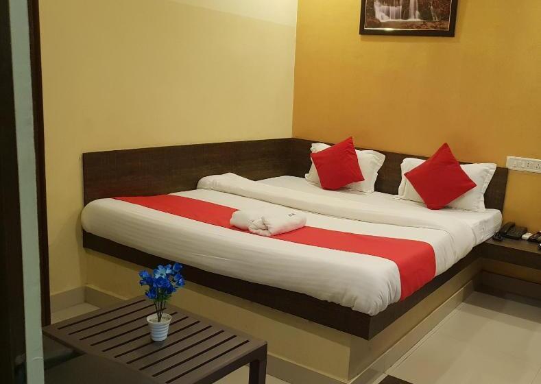 Отель Shri Kalyan