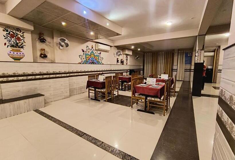 Отель Shri Kalyan