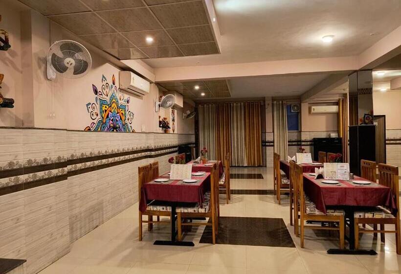 Отель Shri Kalyan