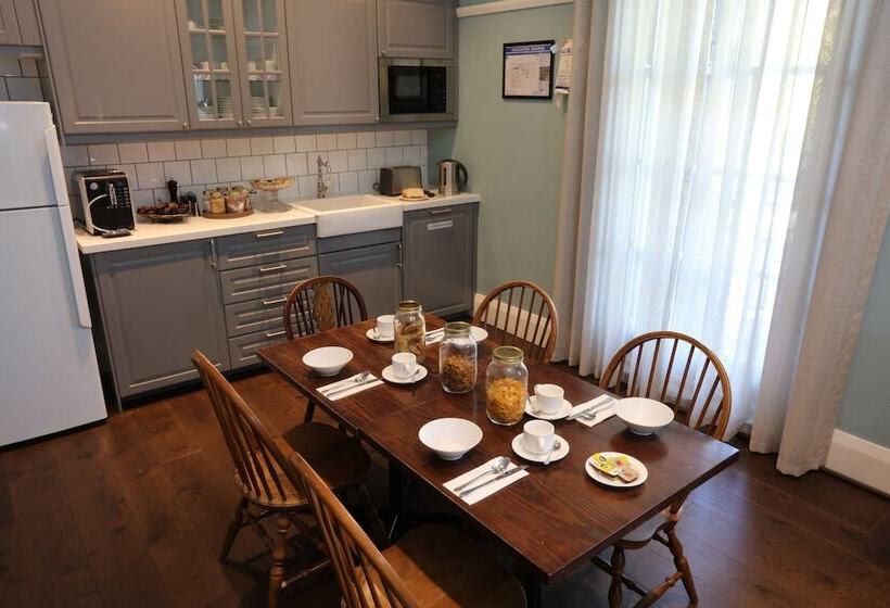 Отель The North Sydney