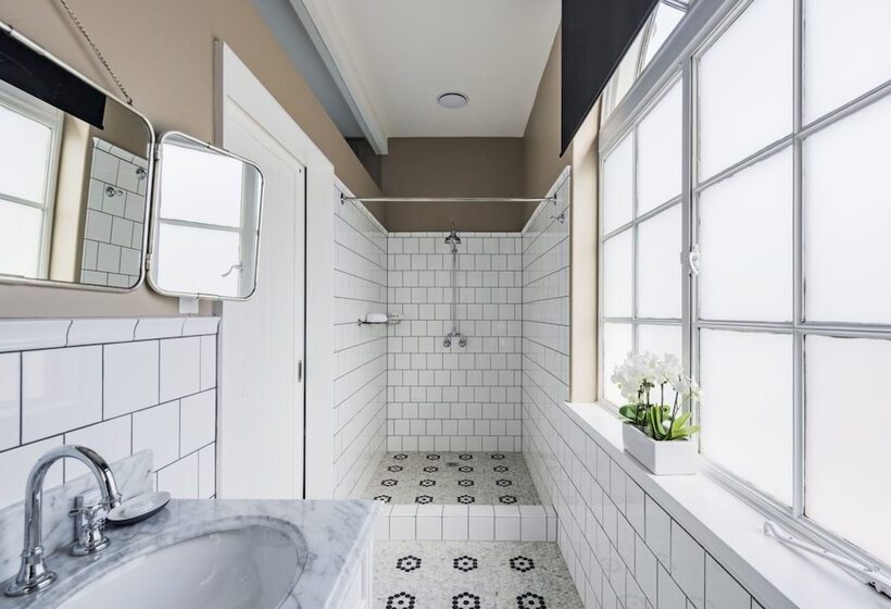 Отель The North Sydney