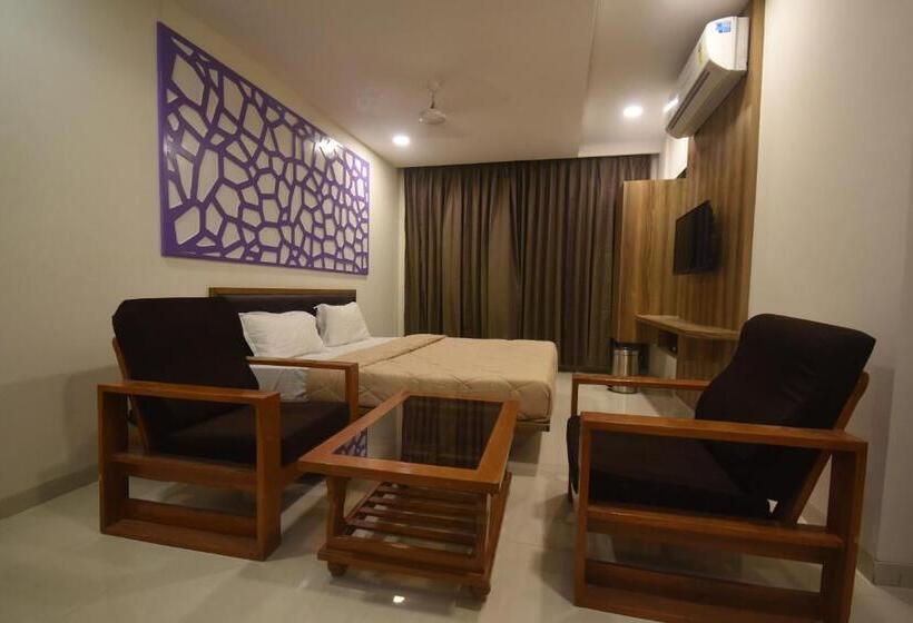 The Pacific Hotel, Vadodara