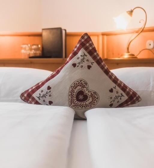 בית מלון כפרי Villa Waldheim