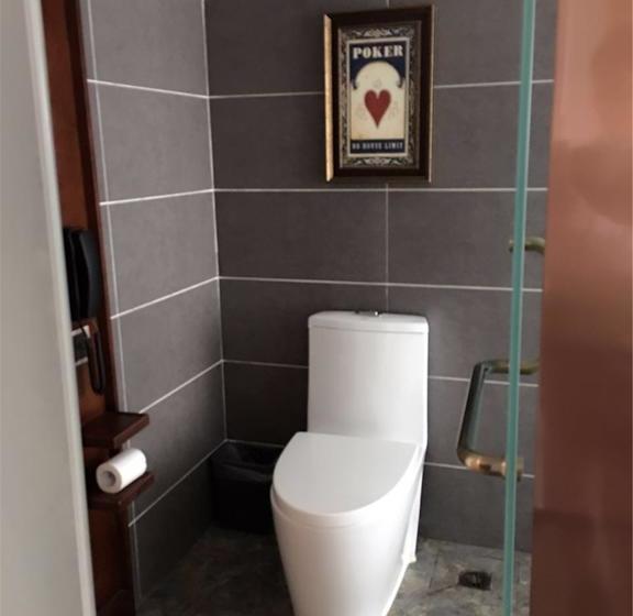 בית מלון כפרי James Joyce Coffee  Chengdu Wuhou Lijiao Metro Station Shuangnan