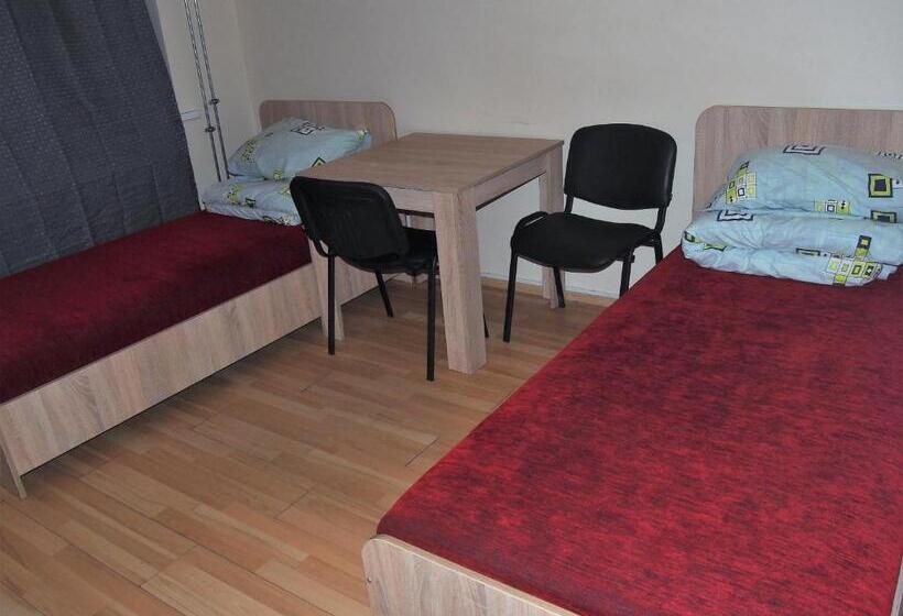 مُتل Hostelis Laurita