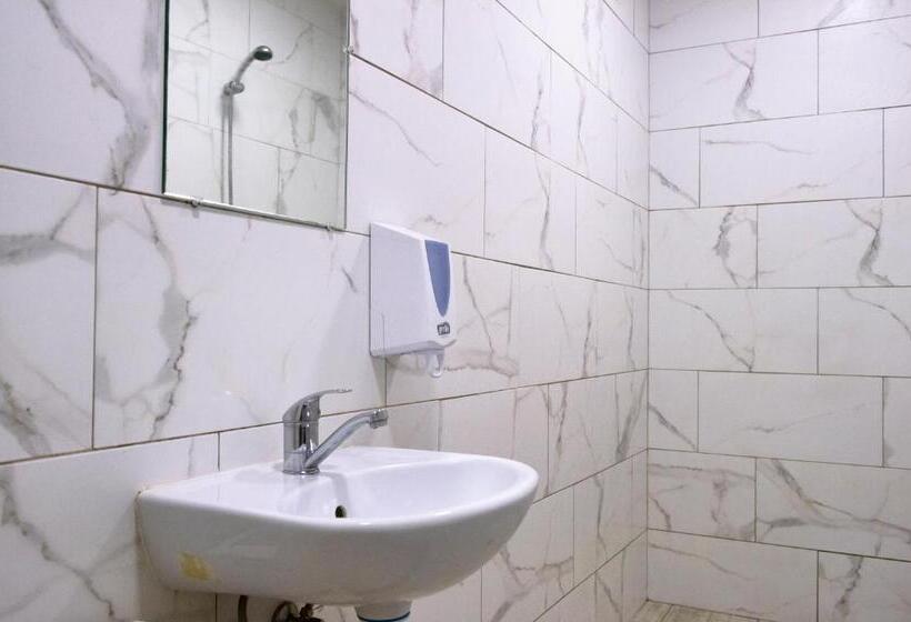 مُتل Hostelis Laurita