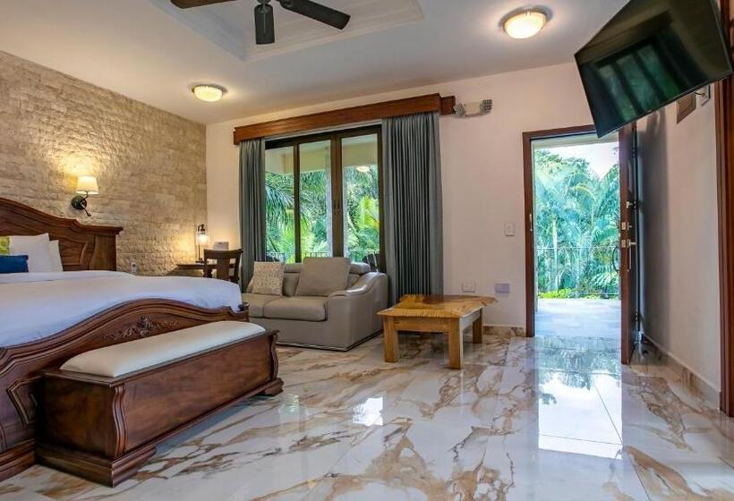 אתר נופש Paradise Hot Springs