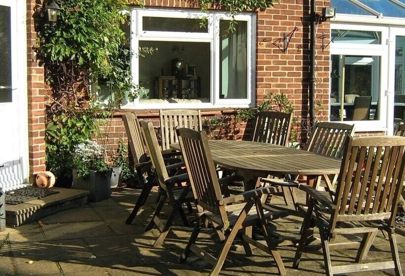 Savannah Bed And Breakfast