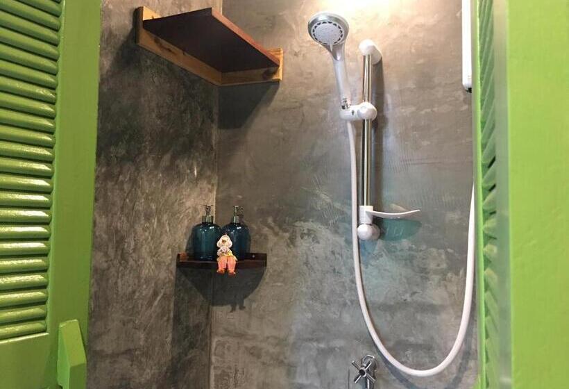 הוסטל Talardkao Balcony Krabi