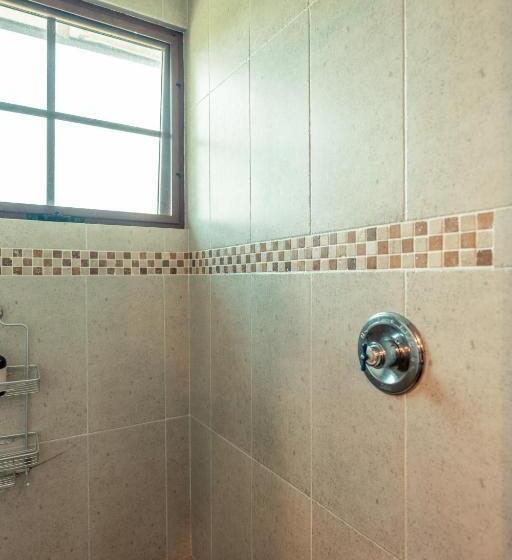 فندق صغير Bambuda Castle