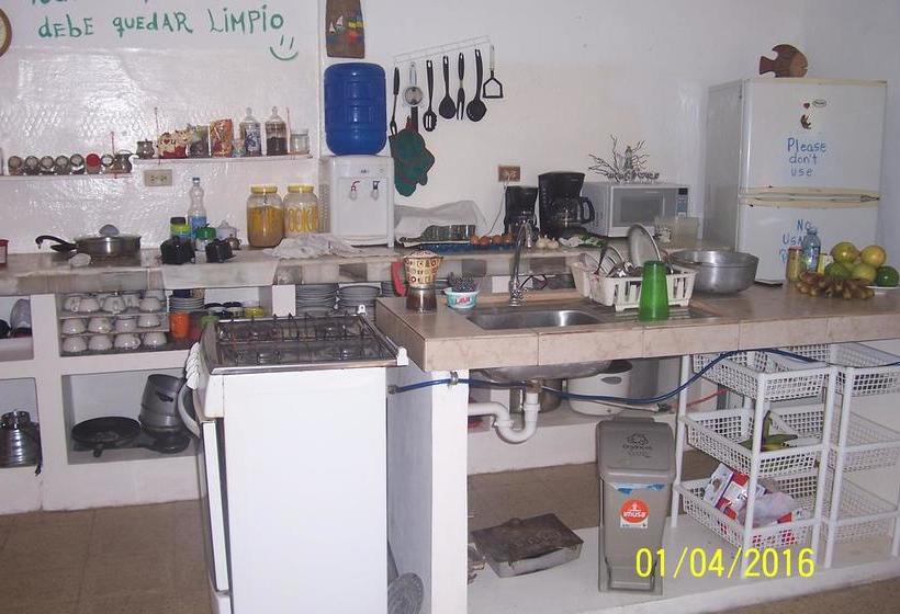 هاستل Hostal Surf Olón