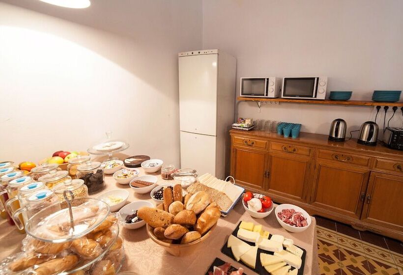 住宿加早餐  Bed In Girona