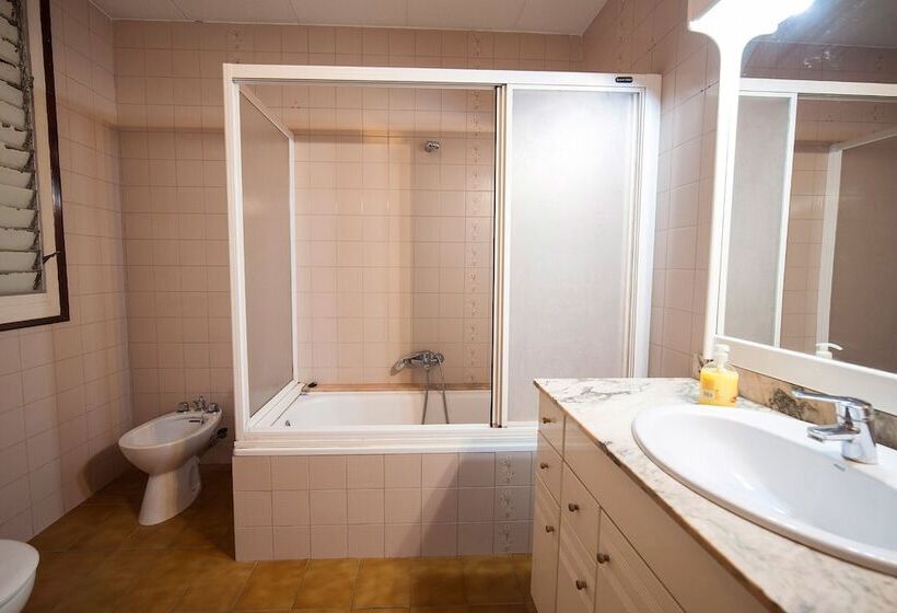 住宿加早餐  Bed In Girona