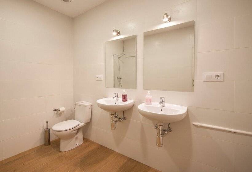 住宿加早餐  Bed In Girona