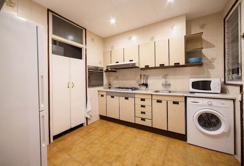 住宿加早餐  Bed In Girona