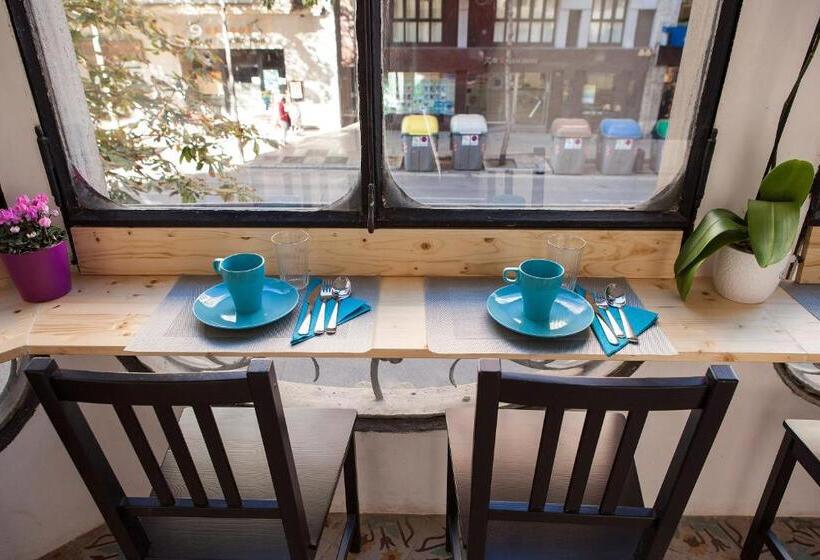 住宿加早餐  Bed In Girona