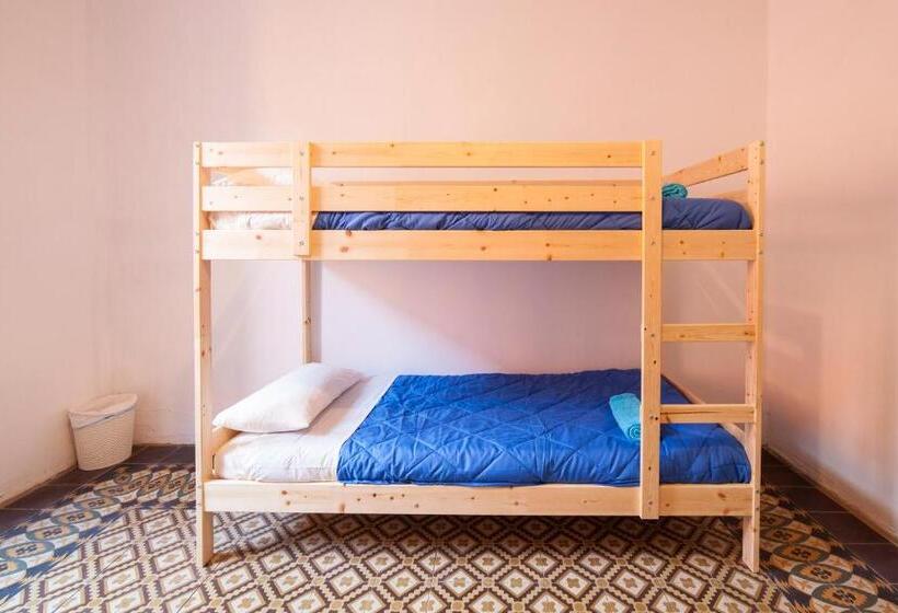 住宿加早餐  Bed In Girona