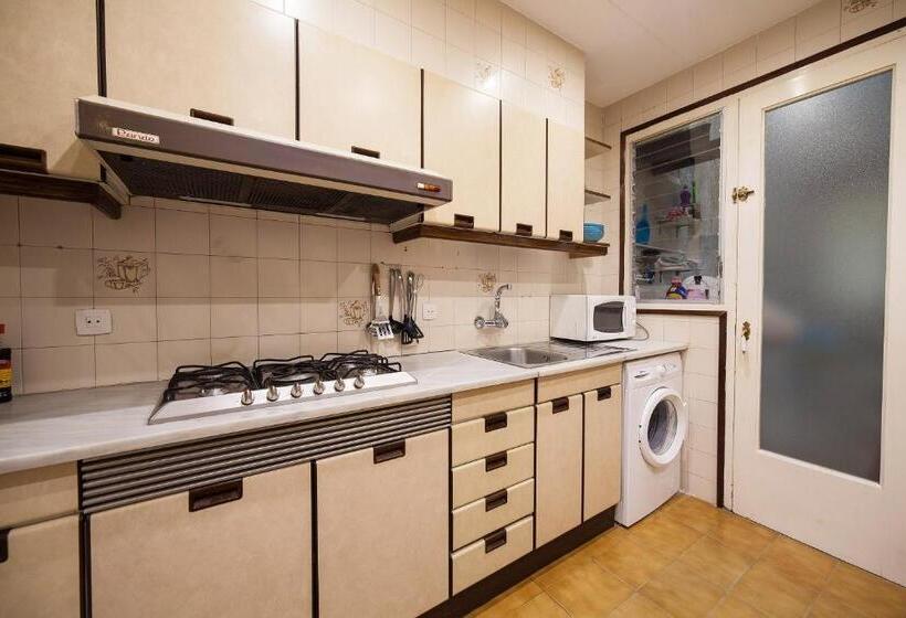 住宿加早餐  Bed In Girona