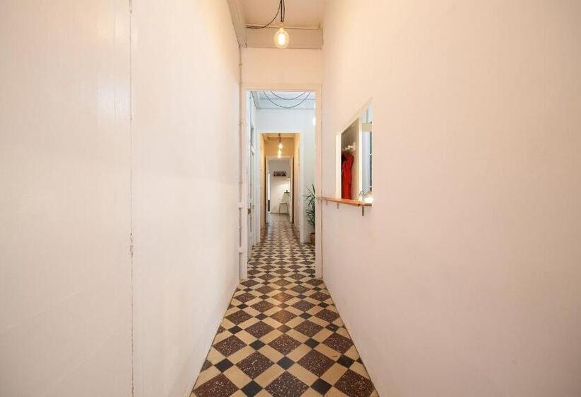 住宿加早餐  Bed In Girona