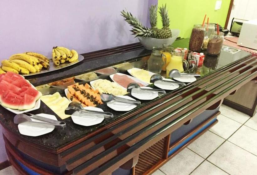 Cabanas Hostel & Suites