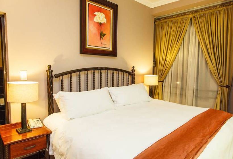 Отель Forever  At Centurion