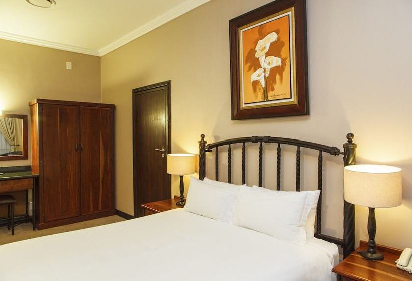 Отель Forever  At Centurion