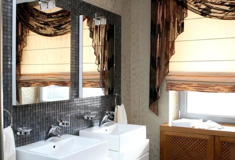 בית מלון כפרי Akvatel