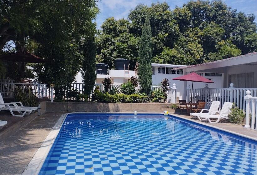 Отель Casa Quinta Marbella