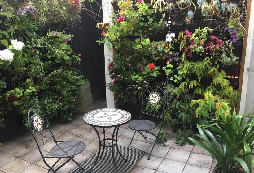 בית מלון כפרי East Brunswick