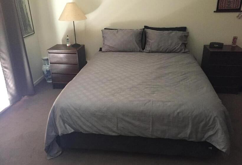 בית מלון כפרי East Brunswick