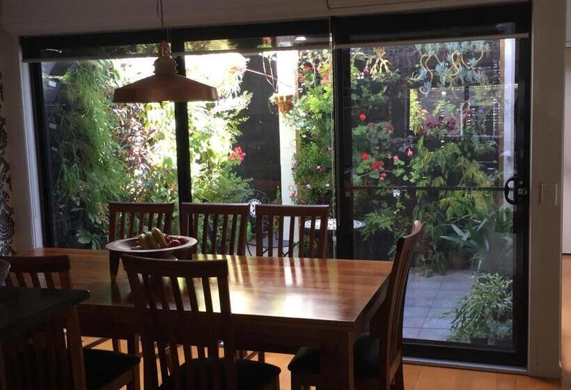 בית מלון כפרי East Brunswick