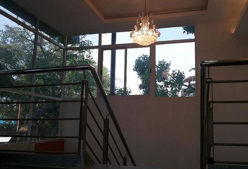 فندق Ebenezer Suites