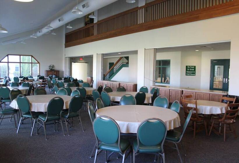 فندق Farmstead Inn And Conference Center