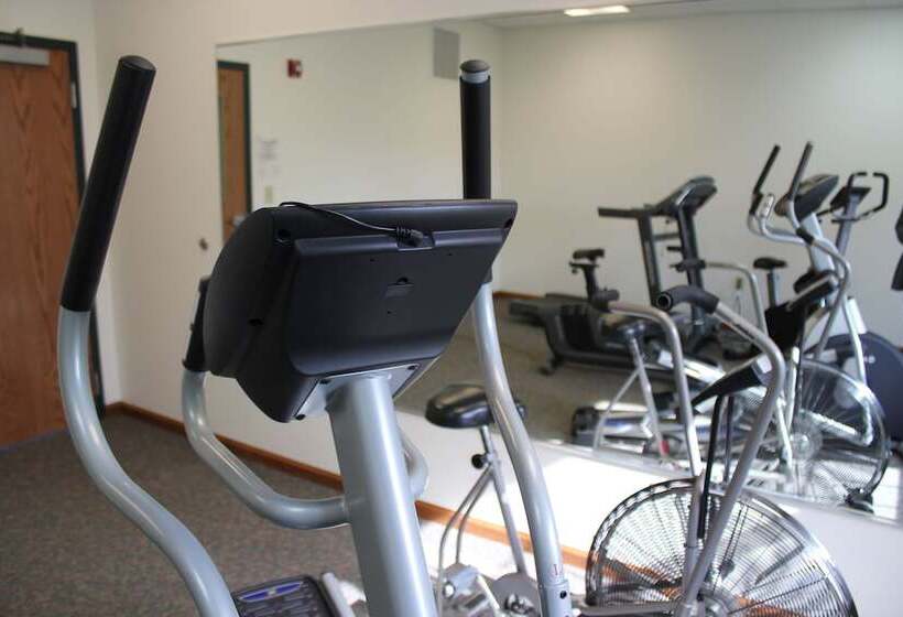 فندق Farmstead Inn And Conference Center