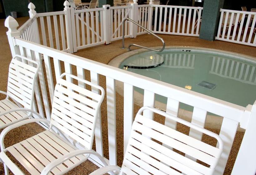 فندق Farmstead Inn And Conference Center