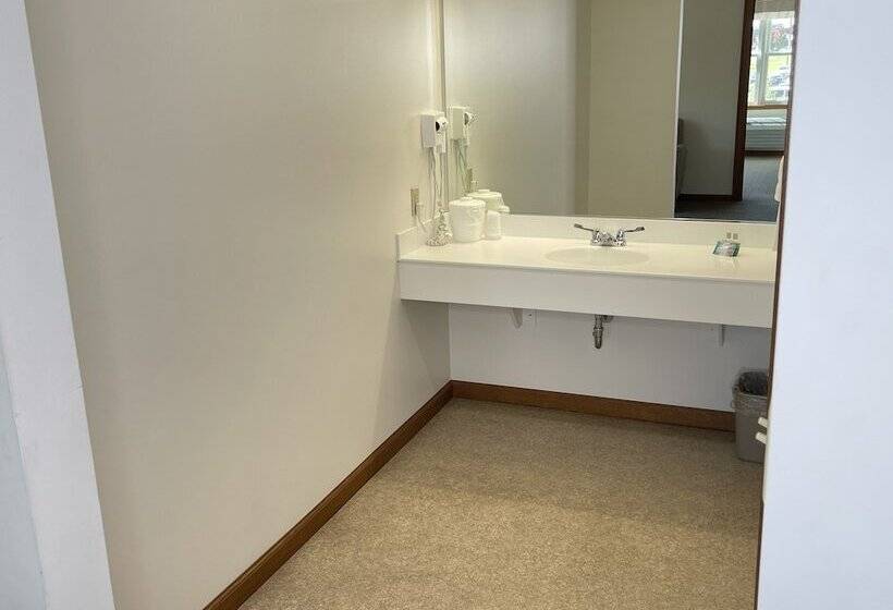 فندق Farmstead Inn And Conference Center