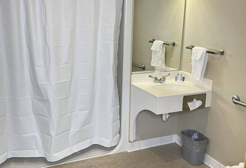 فندق Farmstead Inn And Conference Center