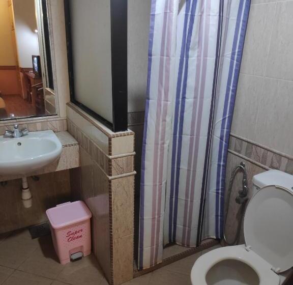 בית מלון כפרי Flora Place