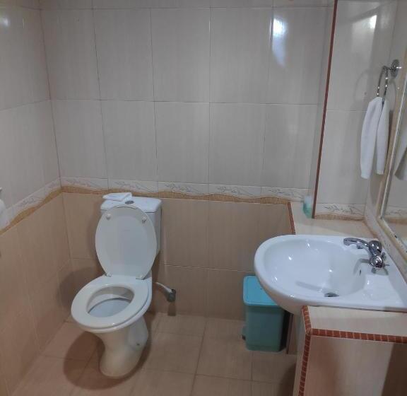 בית מלון כפרי Flora Place