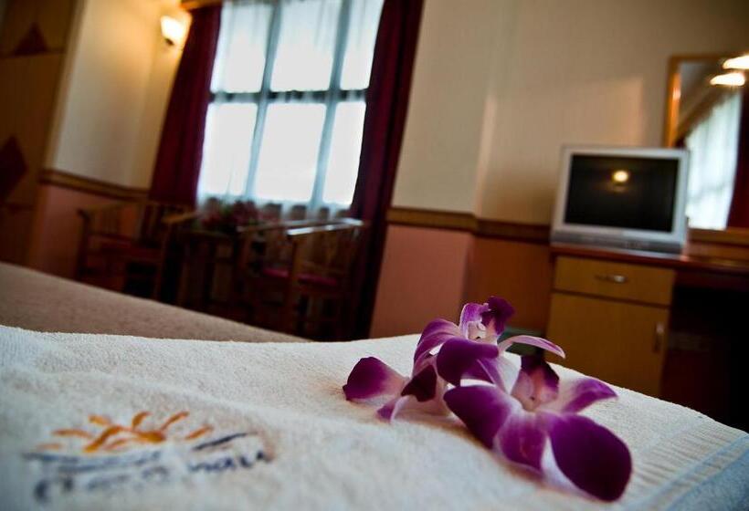 בית מלון כפרי Flora Place